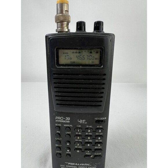 Realistic PRO-39 Hyperscan 200-Channel Programmable Scanner With Antenna UHF/VHF - Picture 3 of 9